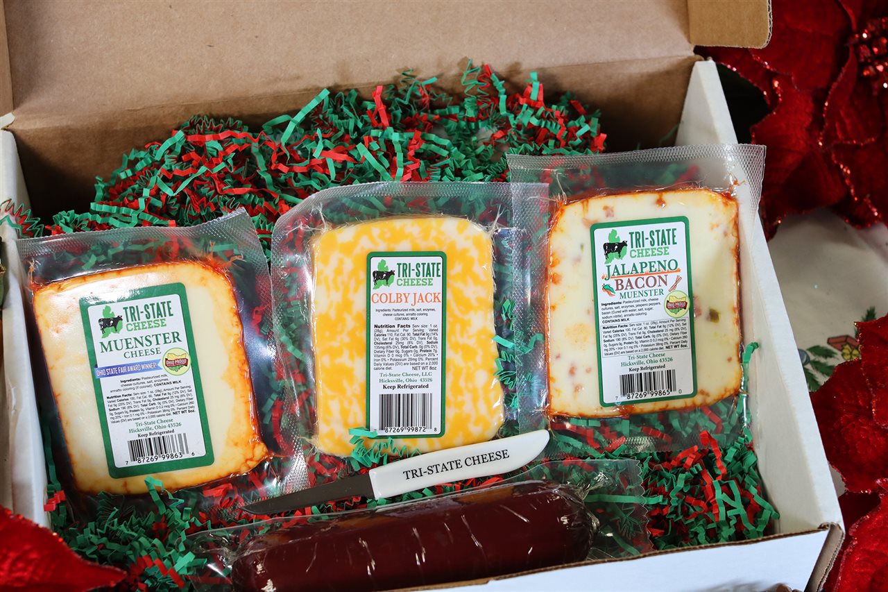 The Tri-State Classic gift box highlights Muenster, Colby Jack and Jalapeno Bacon cheeses, along with a Summer Sausage to add a little more spice.